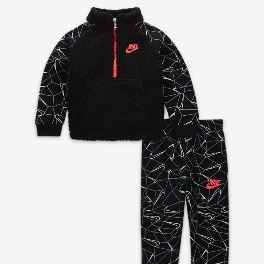 Nike hoodie and pants set